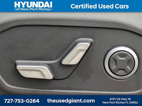 Used 2025 Hyundai Santa Fe Limited image 27