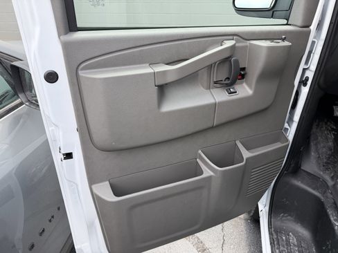 New 2026 Chevrolet Express 2500 RWD image 9