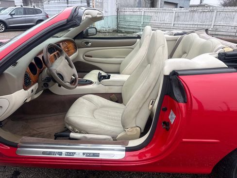 Used 2000 Jaguar XK8 Convertible image 10