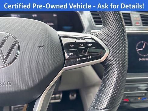 Certified 2022 Volkswagen Tiguan SE R-Line AWD/4WD image 17