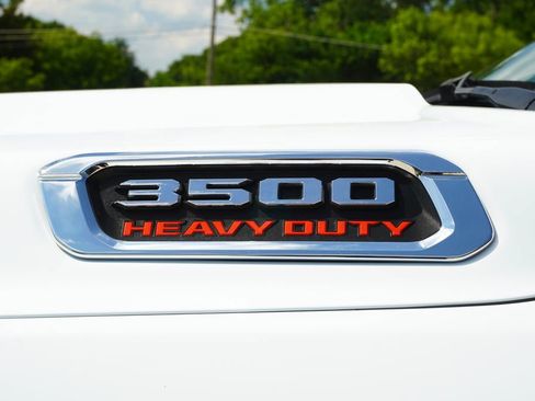 Used 2024 RAM 3500 Tradesman w/ Chrome Appearance Group AWD/4WD image 9