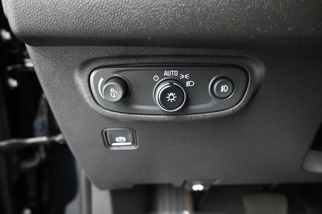 Used 2023 GMC Terrain SLT AWD/4WD image 12