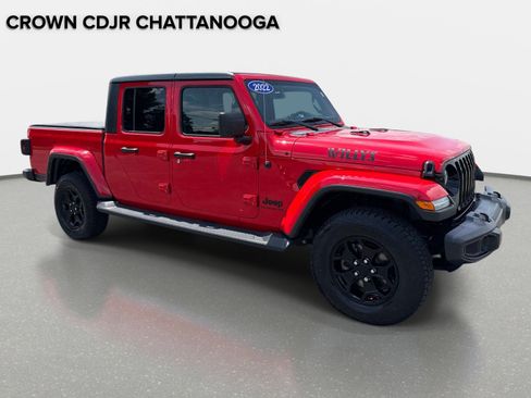 Certified 2022 Jeep Gladiator Sport AWD/4WD image 2