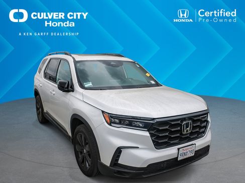 Certified 2025 Honda Pilot Black Edition image 1