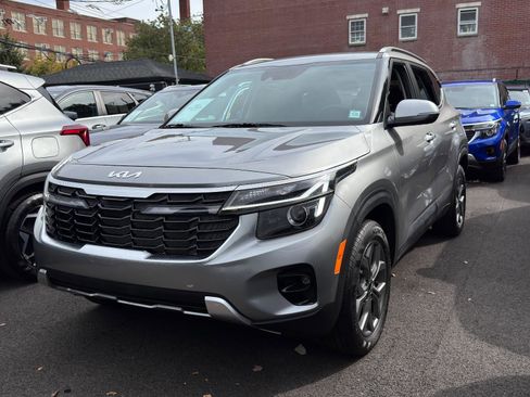 Used 2024 Kia Seltos S image 1