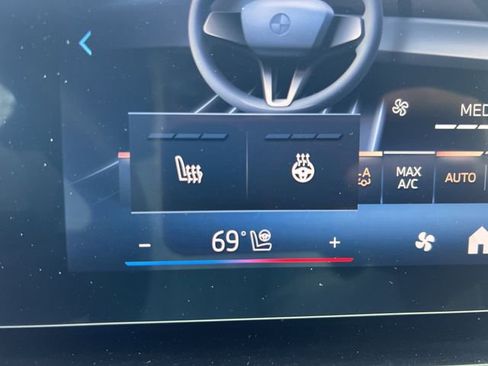 Certified 2025 BMW X2 xDrive28i image 25