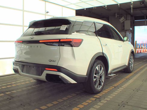 Used 2024 INFINITI QX60 Luxe AWD/4WD image 8