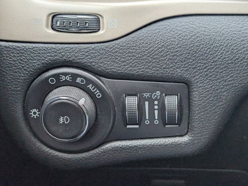 Used 2015 Jeep Cherokee Latitude image 8