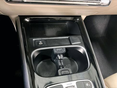 Used 2025 Mercedes-Benz GLA 250 4MATIC image 26