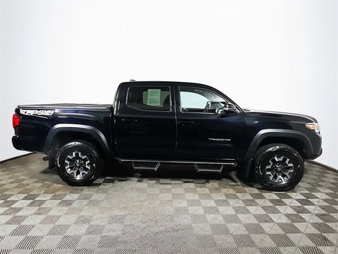 Certified 2019 Toyota Tacoma TRD Off-Road image 9