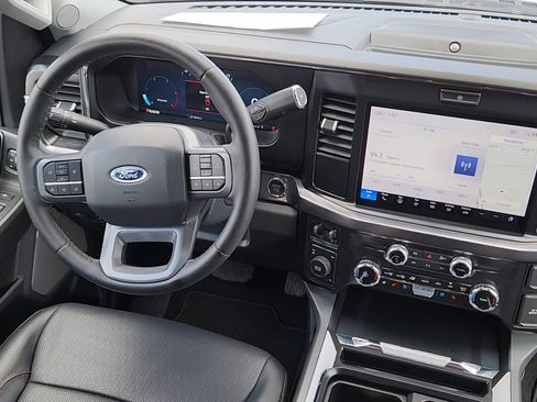 Used 2025 Ford F250 Lariat AWD/4WD image 5