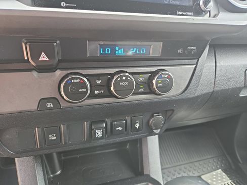 Certified 2022 Toyota Tacoma TRD Off-Road RWD image 21