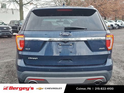 Used 2017 Ford Explorer XLT w/ Equipment Group 202A image 6
