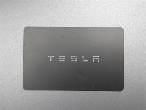 Used 2023 Tesla Model Y Long Range image 32