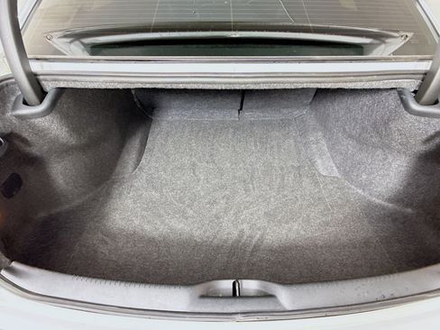 Used 2016 Chrysler 300 C Platinum w/ Safetytec Plus Group image 33