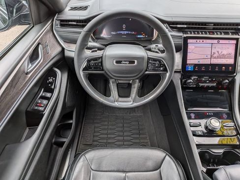 Certified 2023 Jeep Grand Cherokee Overland AWD/4WD image 15