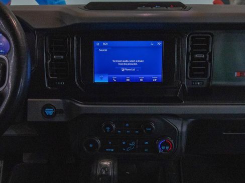 Used 2022 Ford Bronco 4-Door AWD/4WD image 4