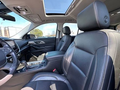 Used 2019 Chevrolet Traverse Premier w/ Redline Edition AWD/4WD image 16