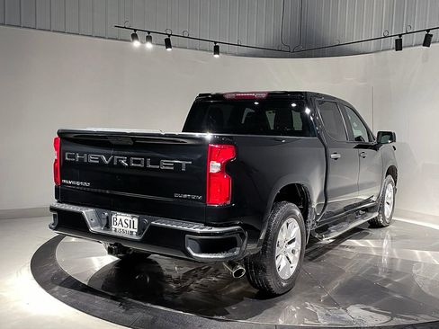 Used 2020 Chevrolet Silverado 1500 Custom w/ Custom Value Package image 12