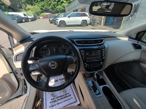 Used 2019 Nissan Murano SV AWD/4WD image 11