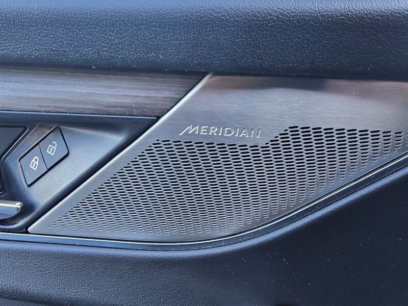Used 2021 Jaguar F-PACE AWD/4WD image 10