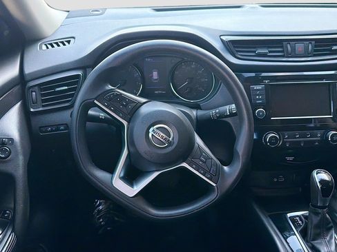 Used 2018 Nissan Rogue S image 18