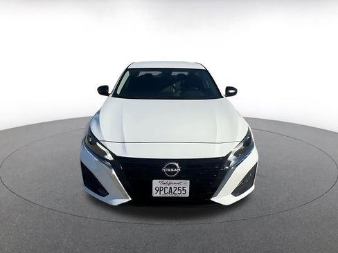 Used 2025 Nissan Altima 2.5 SV image 4