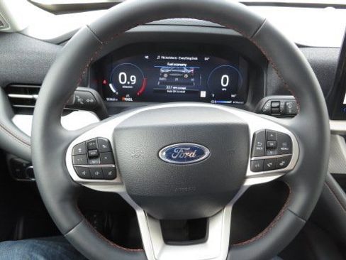 Used 2025 Ford Explorer Active image 22