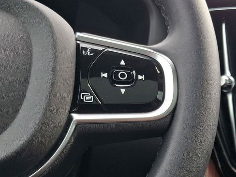 Certified 2023 Volvo XC60 B5 Plus w/ Climate Package image 23