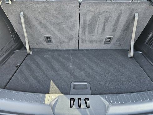 Used 2024 Ford Explorer XLT w/ Equipment Group 202A image 31