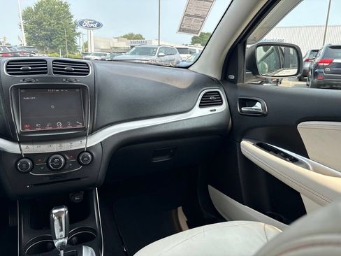 Used 2014 Dodge Journey Limited w/ Flexible Seating Group FWD image 10