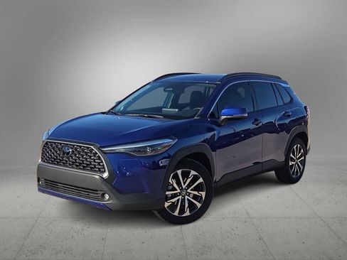 Used 2023 Toyota Corolla Cross XLE w/ Convenience Package image 1