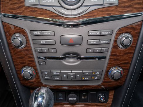 Used 2019 Nissan Armada Platinum w/ Captain's Chairs Package image 22