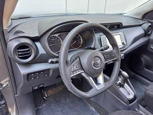 Used 2021 Nissan Kicks S FWD image 12