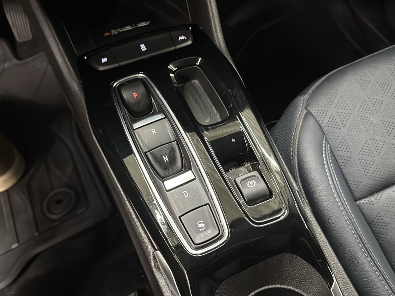 Used 2023 Chevrolet Bolt EUV Premier w/ Sun & Sound Package FWD image 18