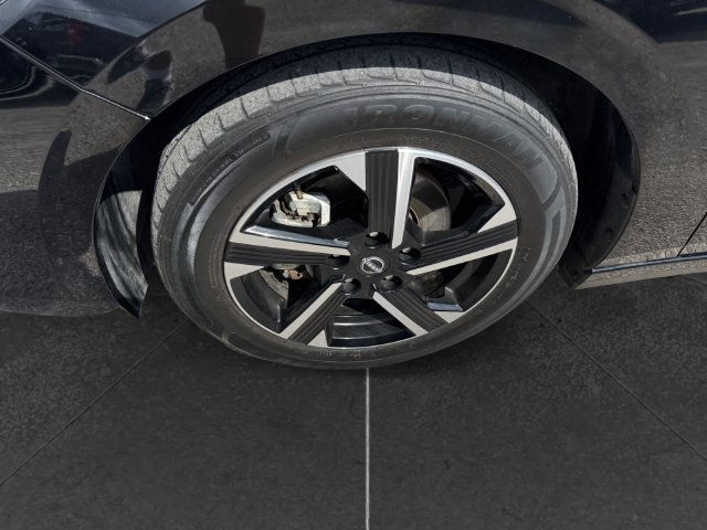 Used 2024 Nissan Sentra SV FWD image 9