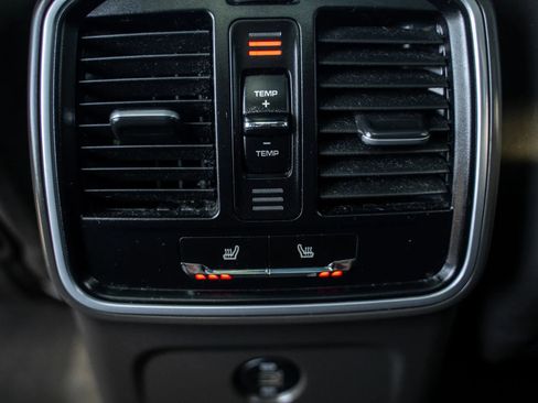 Used 2018 Porsche Macan S image 9