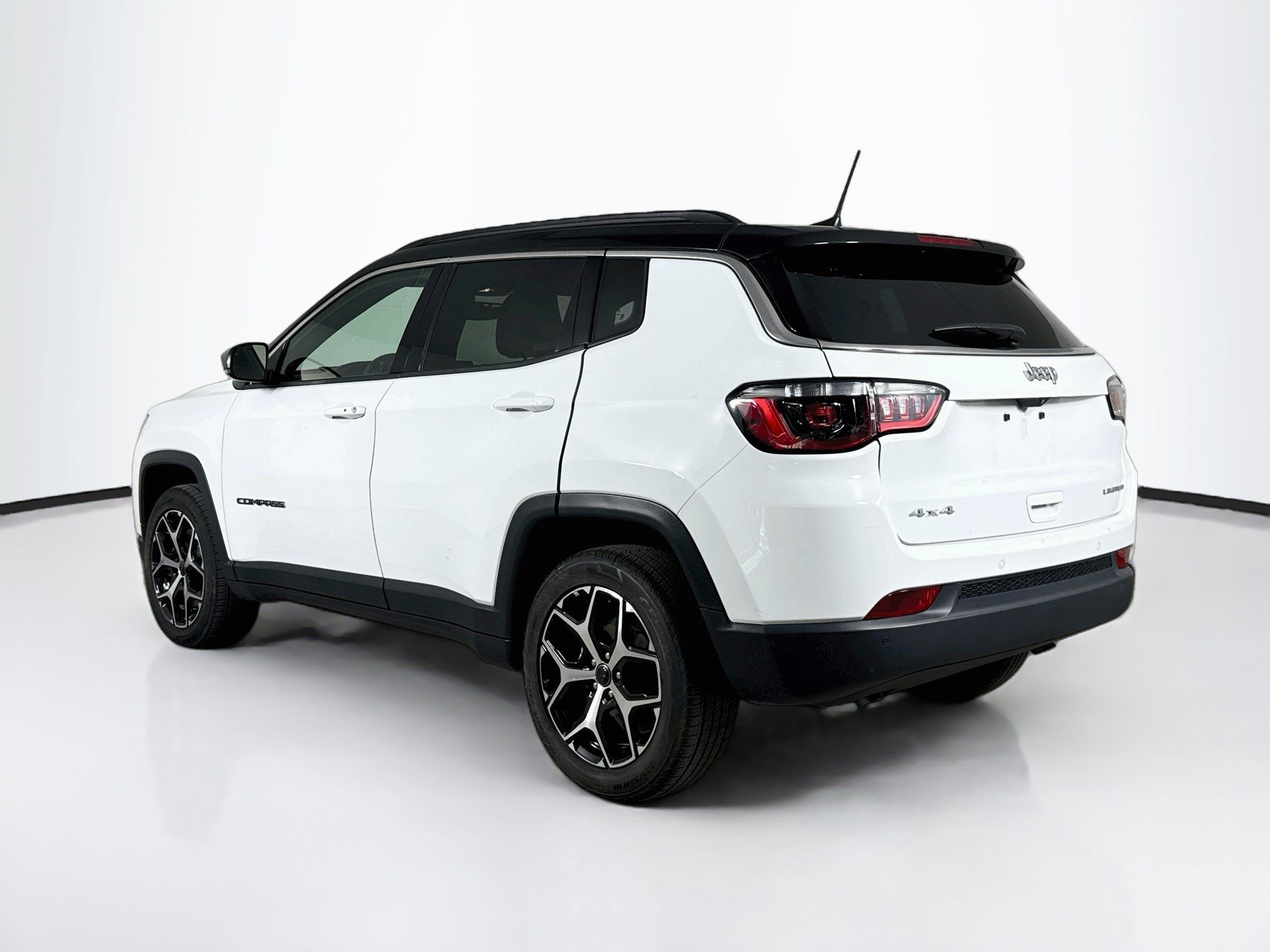 Used 2025 Jeep Compass Limited AWD/4WD image 29