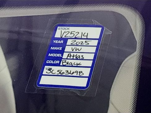 New 2025 Volkswagen Atlas SE image 24