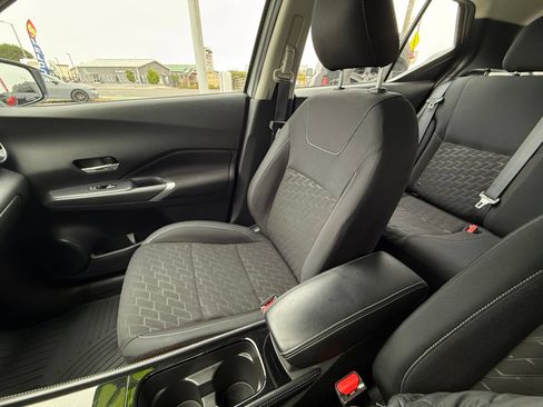 Used 2023 Nissan Kicks SV FWD image 23