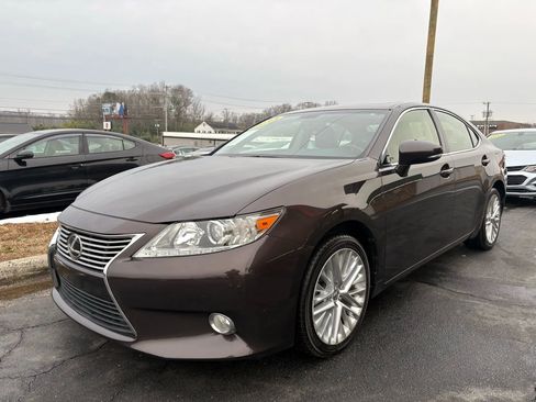 Used 2013 Lexus ES 350 w/ Luxury Pkg image 3