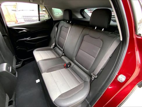 Used 2025 Chevrolet Trax LT image 19