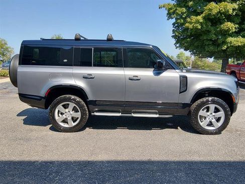 Used 2023 Land Rover Defender 130 X-Dynamic SE AWD/4WD image 2