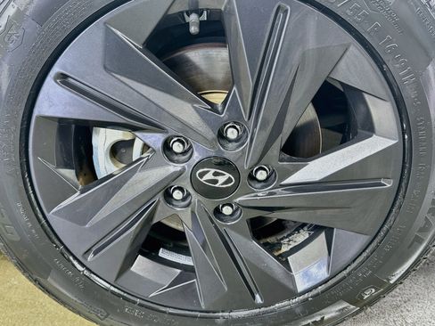 Used 2023 Hyundai Elantra SEL w/ Preferred Accessory Package FWD image 28