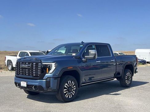New 2026 GMC Sierra 2500 Denali Ultimate w/ Max Trailering Package AWD/4WD image 7
