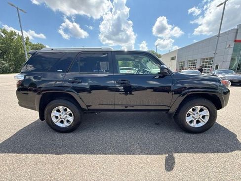 Used 2018 Toyota 4Runner SR5 AWD/4WD image 12