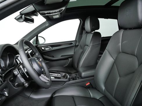 New 2026 Porsche Macan S image 5