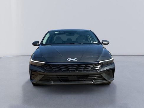New 2025 Hyundai Elantra Limited FWD image 8