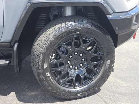 Used 2024 GMC Hummer EV 2X w/ LPO, Sport Package AWD/4WD image 26