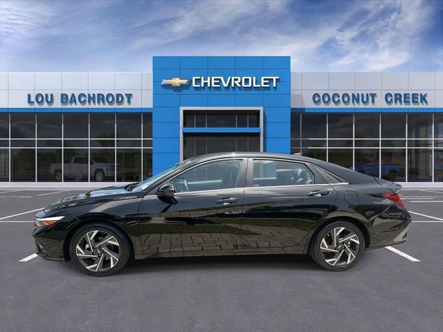 Used 2025 Hyundai Elantra SEL FWD image 5